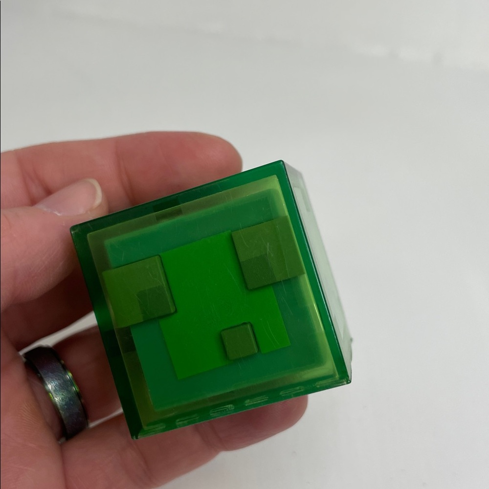 Minecraft Overworld Alex Figure, Slime Box Series 3 Jazwares - Picture 2 of 12